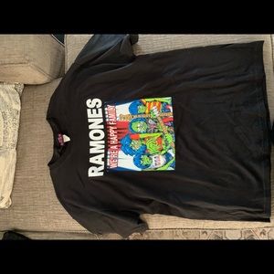 Vintage Ramones concert tshirt